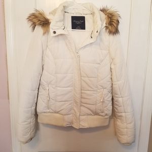 AE White Puffer Jacket